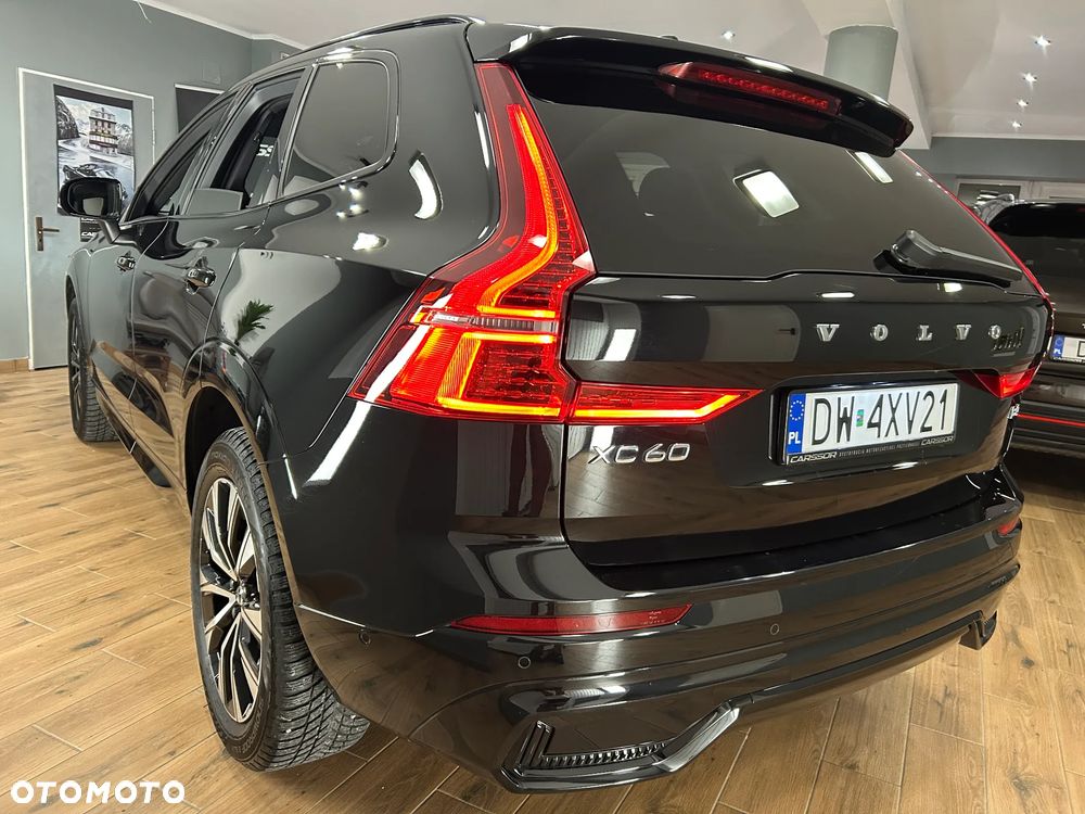 Volvo XC 60 B4 B Plus Dark - 39