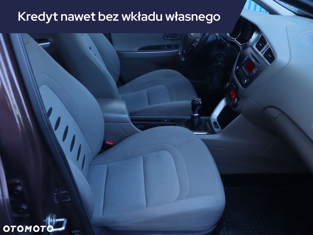Kia Ceed - 11