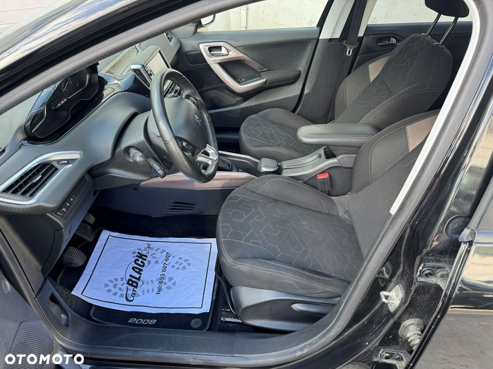Peugeot 2008 - 9