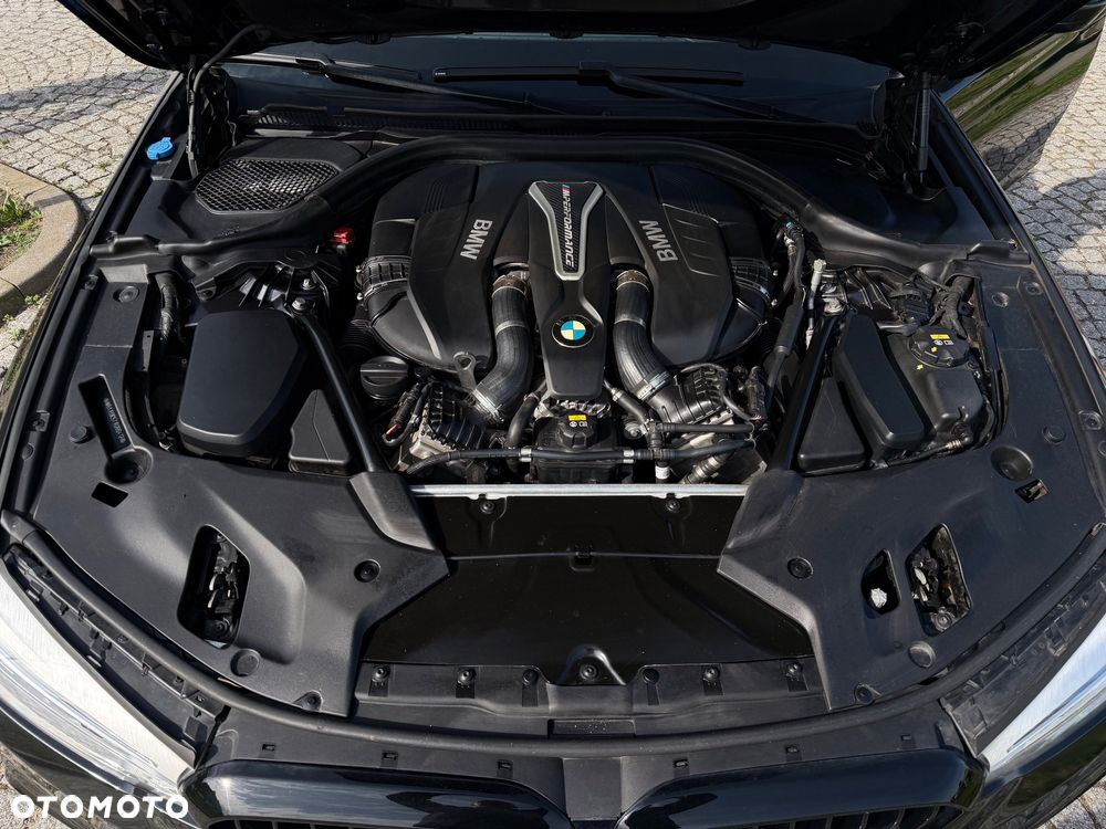 BMW Seria 5 M550i xDrive - 30