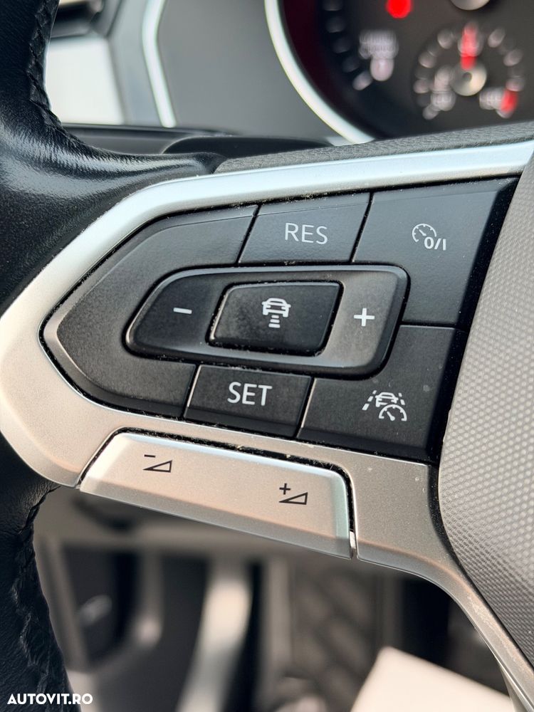 Volkswagen Passat - 11