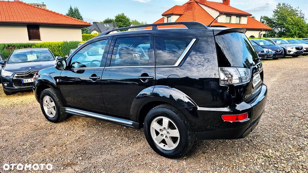 Mitsubishi Outlander 2.0 Intense 2WD EU5 CVT - 17