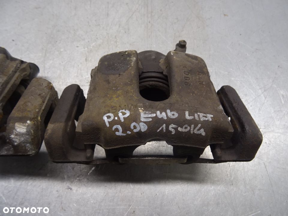 BMW E46 LIFT 2.0D ZACISK PRAWY PRZÓD PRZEDNI - 2