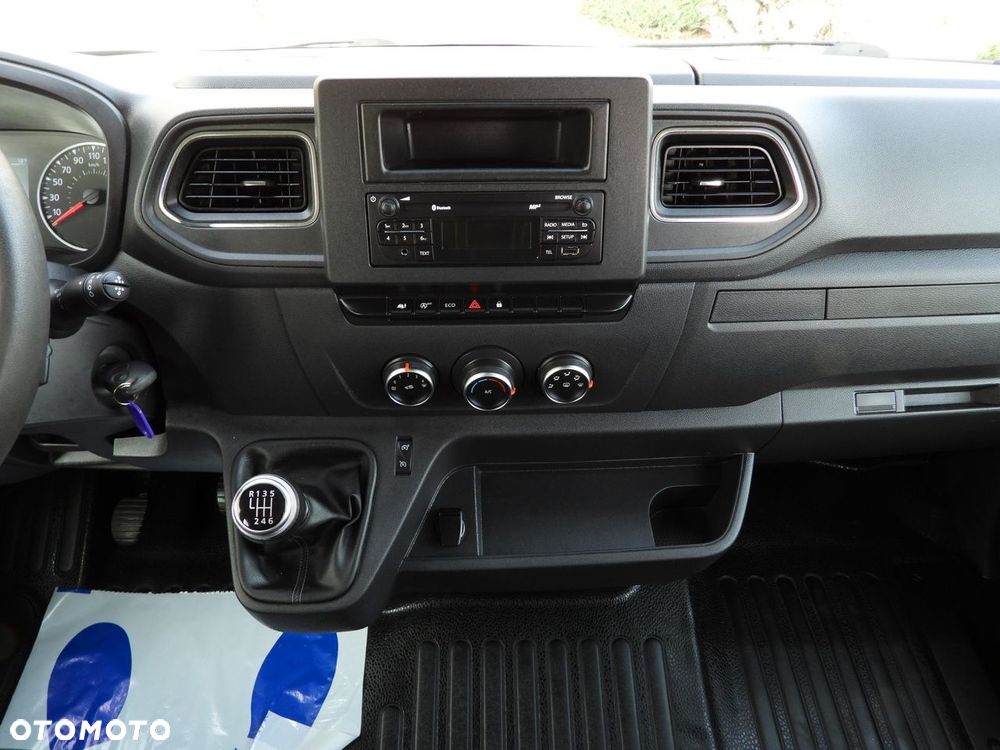 Renault MASTER WYWROTKA PODWÓJNA KABINA DOKA 6 MIEJSC TEMPOMAT LEDY KLIMATYZACJA  145KM - 32