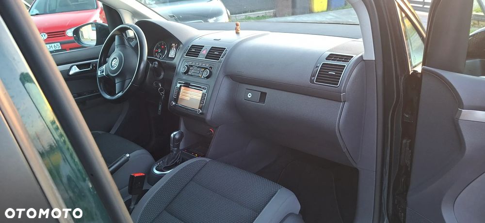 Volkswagen Touran 2.0 TDI DPF DSG Highline - 21