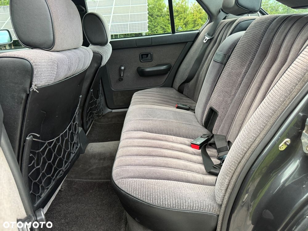 BMW Seria 5 525 i - 7