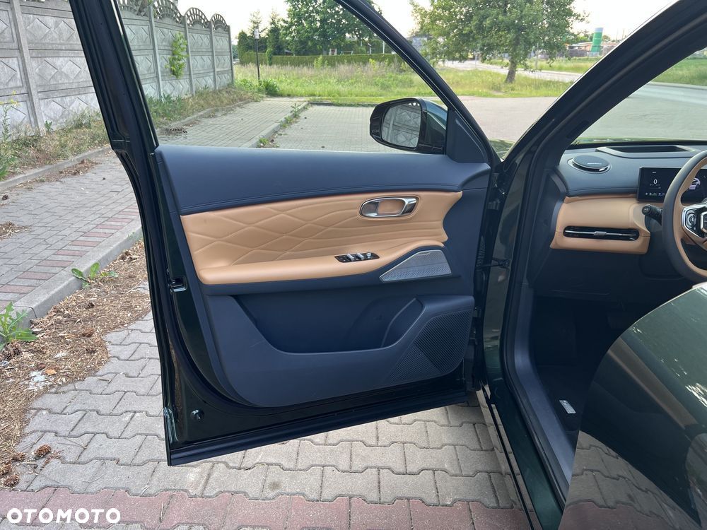 Geely Starray EM-i 1.5 PHEV Max - 12