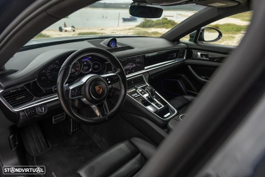 Porsche Panamera Sport Turismo 4 E-Hybrid - 21