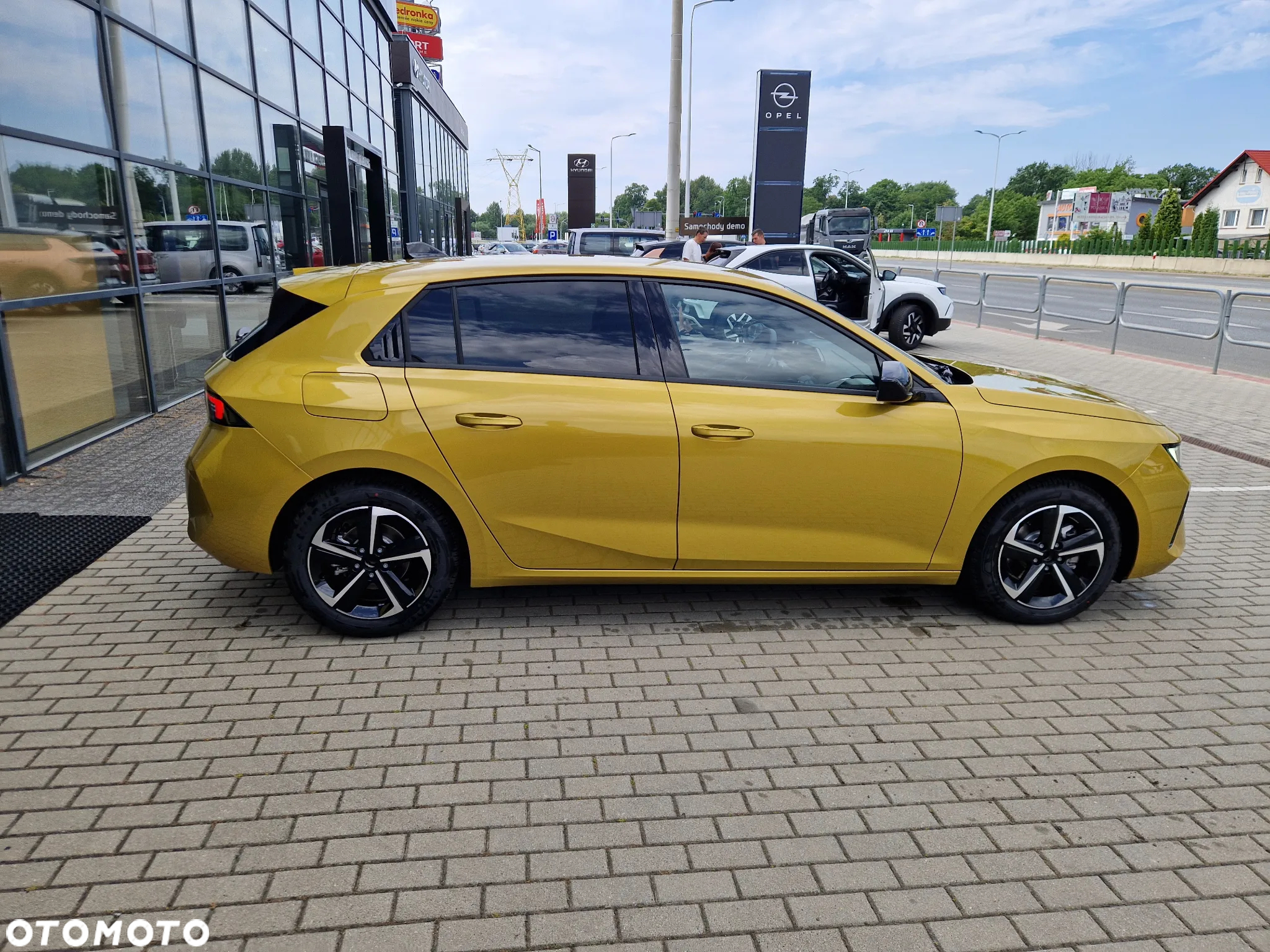 Opel Astra VI 1.2 T GS S&S - 9