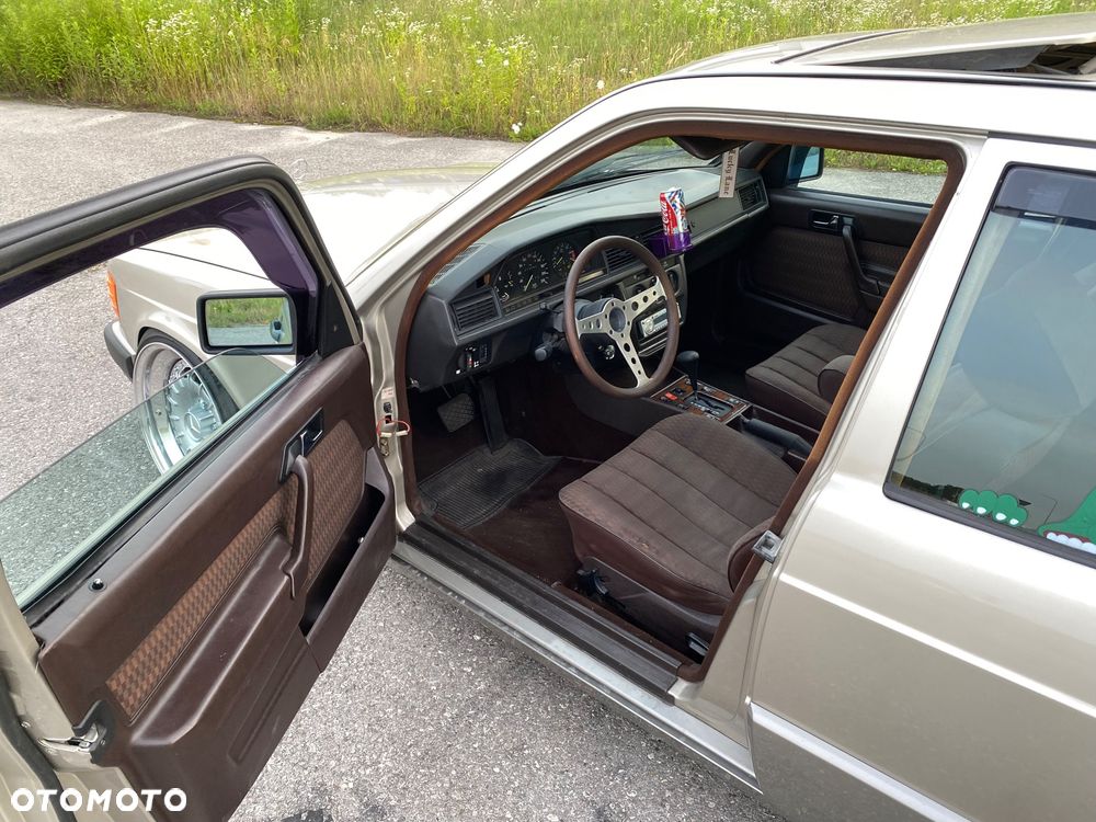 Mercedes-Benz W201 (190) - 8