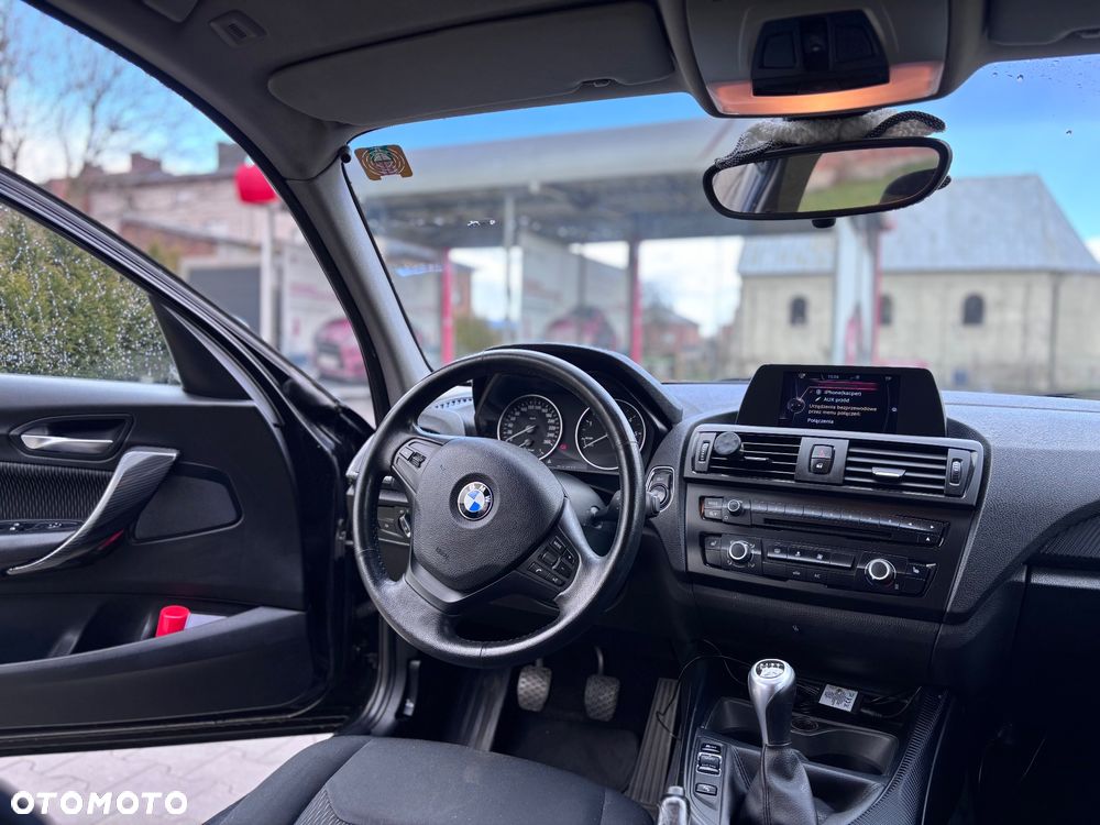 BMW Seria 1 118d - 24