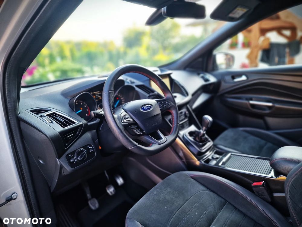 Ford Kuga 1.5 EcoBoost FWD ST-Line - 23