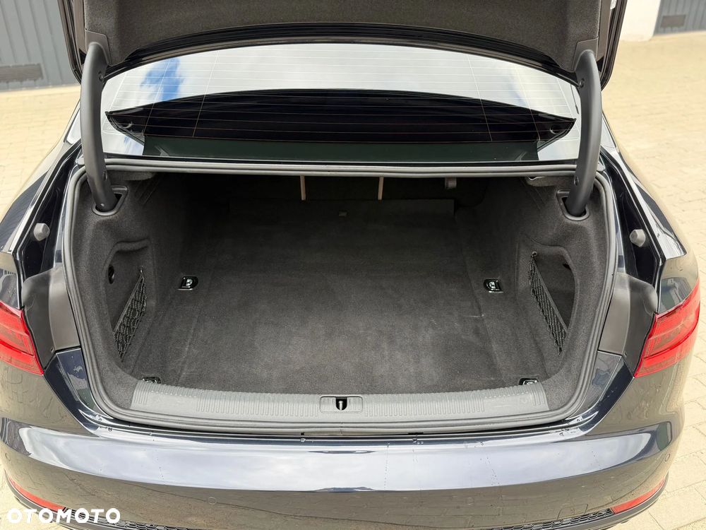 Audi A4 Limousine - 14