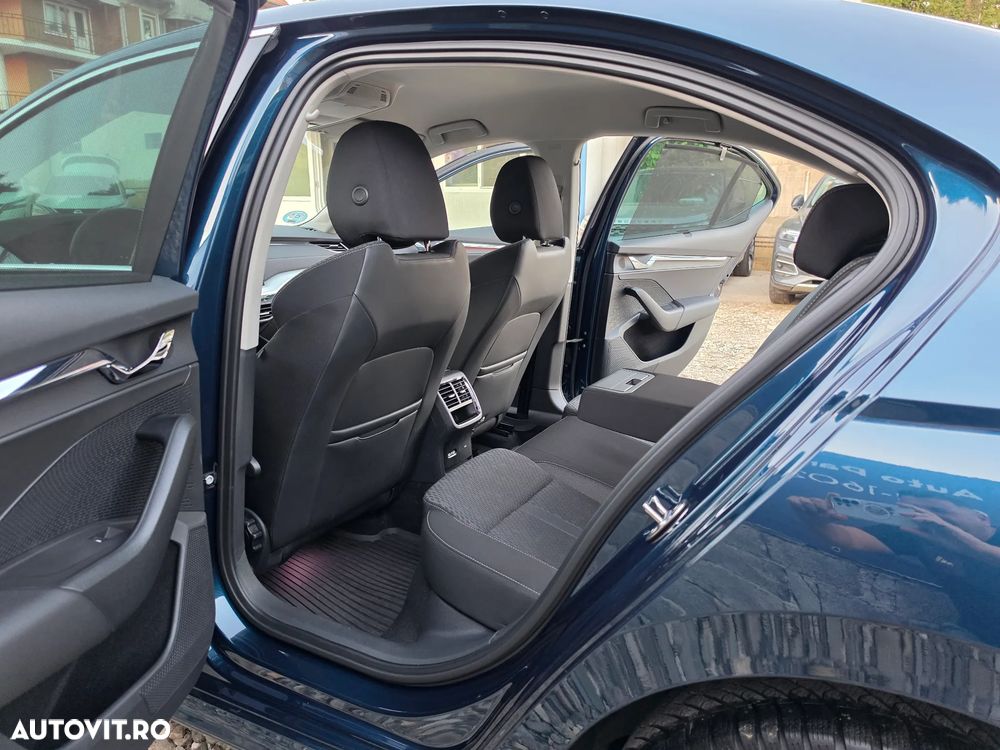 Skoda Octavia 2.0 TDI (Green tec) DSG Style - 25