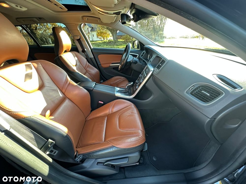 Volvo V60 D2 Momentum - 10
