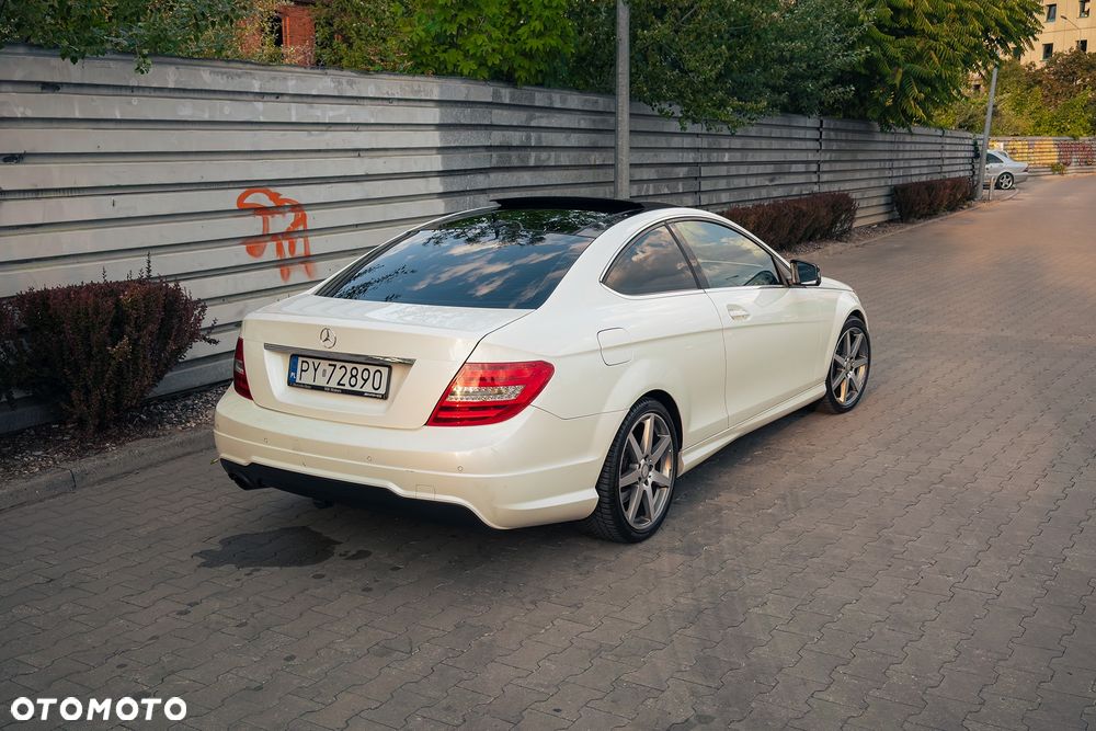 Mercedes-Benz Klasa C 250 CGI BlueEff - 15