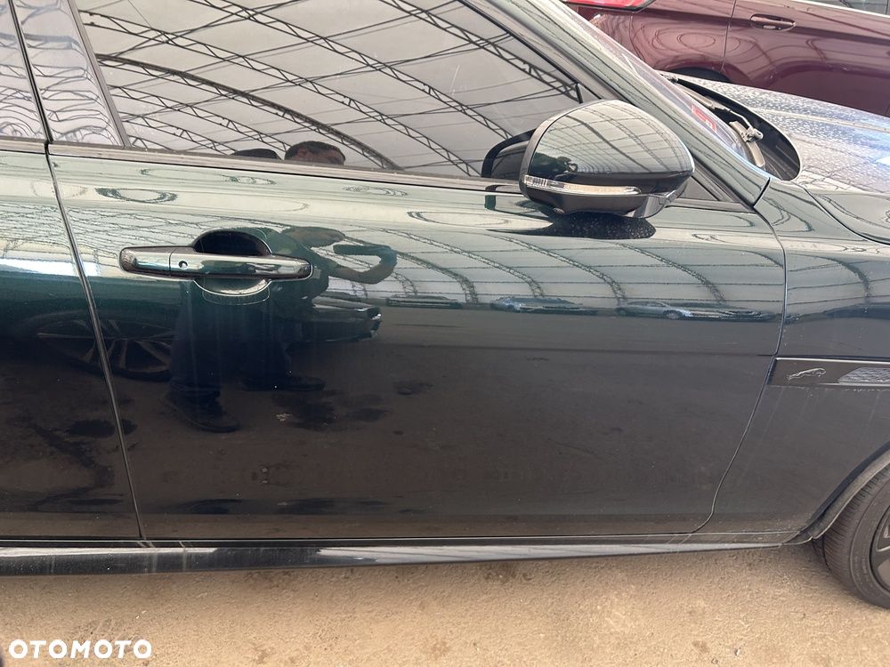 Jaguar XF 2.0 P300 AWD R-Dynamic SE - 5