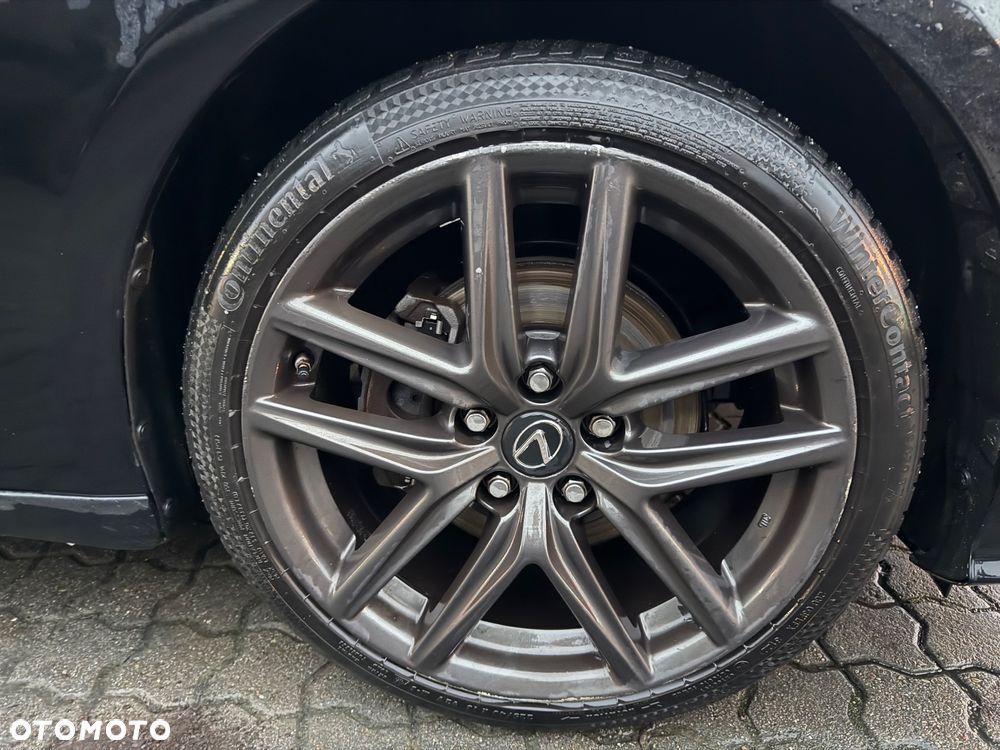 Lexus IS 300h F Sport - 13
