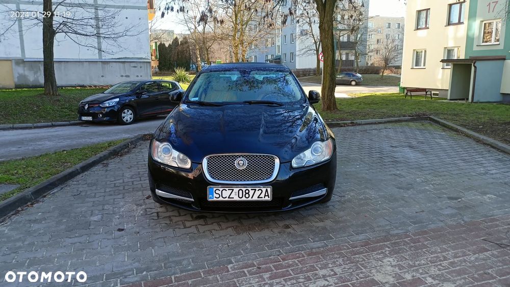 Jaguar XF 2.7 V6 D Luxury - 23