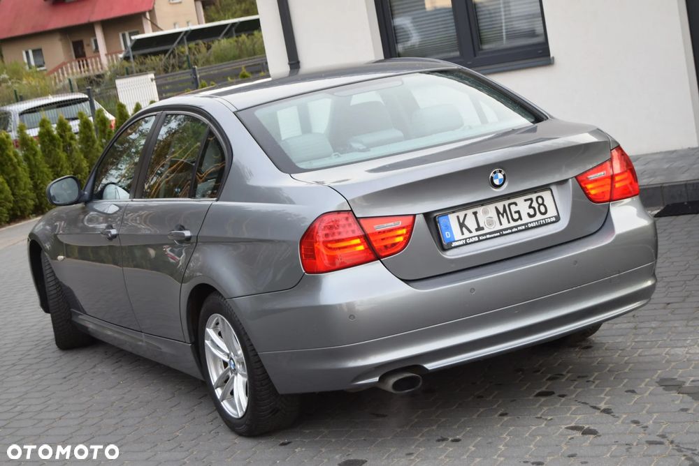 BMW Seria 3 320i - 6