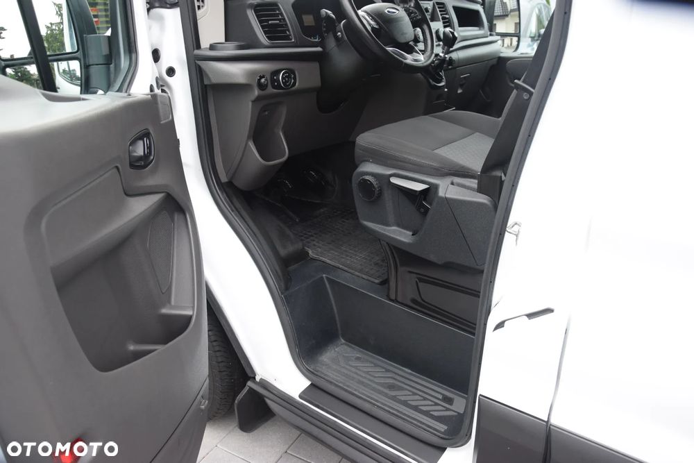 Ford Transit - 26