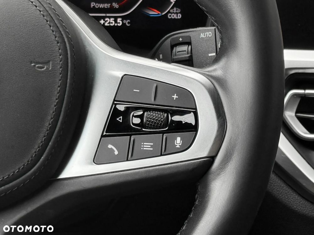 BMW Seria 3 318d Sport Line Shadow - 23