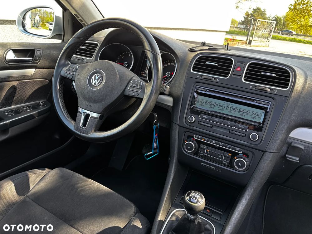 Volkswagen Golf 2.0 TDI DPF Highline - 32