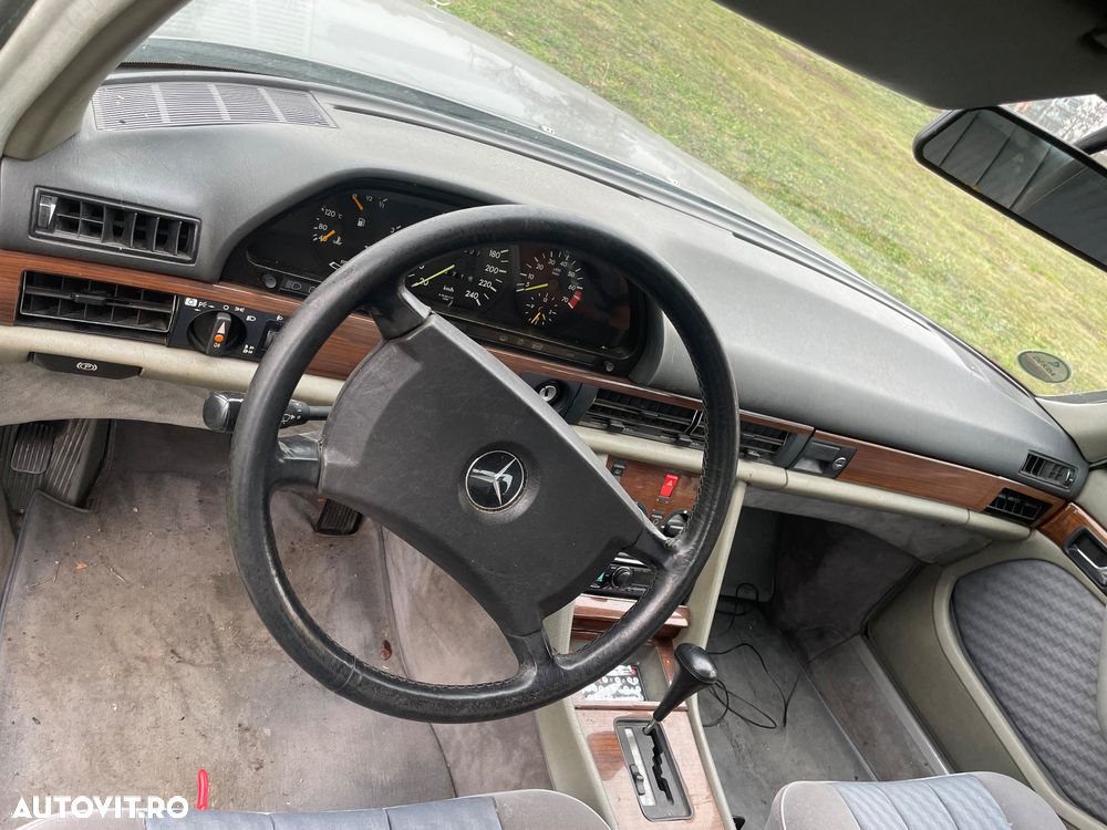 Mercedes-Benz W126 - 6