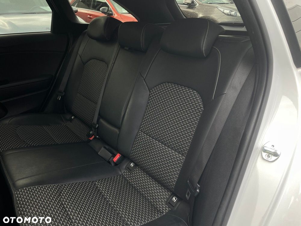 Kia Ceed 1.5 T-GDI Business Line DCT - 12