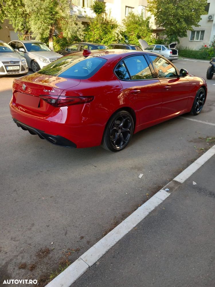 Alfa Romeo Giulia 2.0 Turbo AWD AT8 Veloce - 3