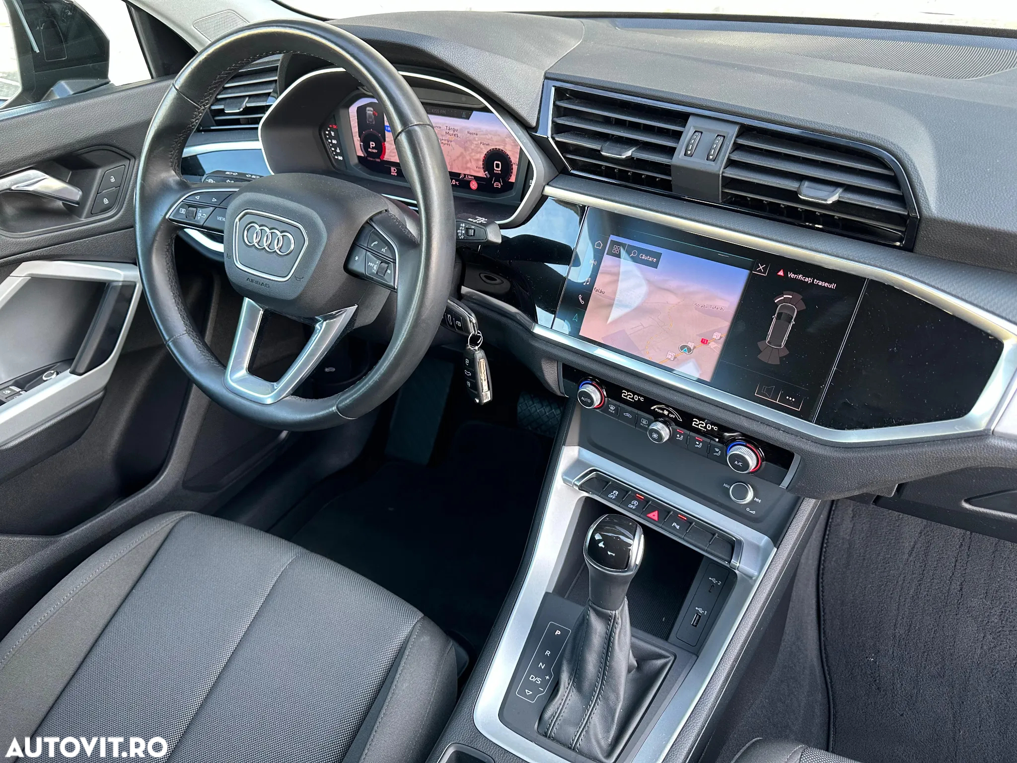Audi Q3 2.0 35 TDI S tronic Advanced - 12