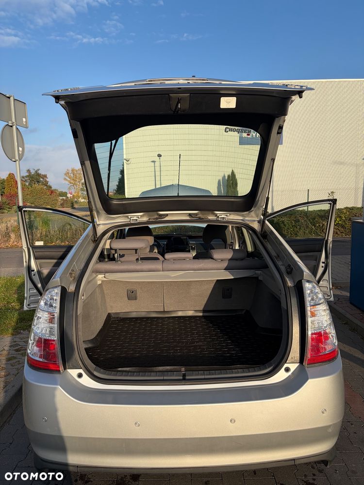 Toyota Prius - 17