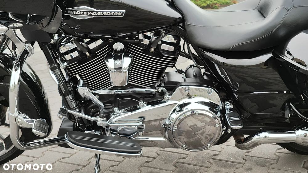 Harley-Davidson Touring Road Glide - 20