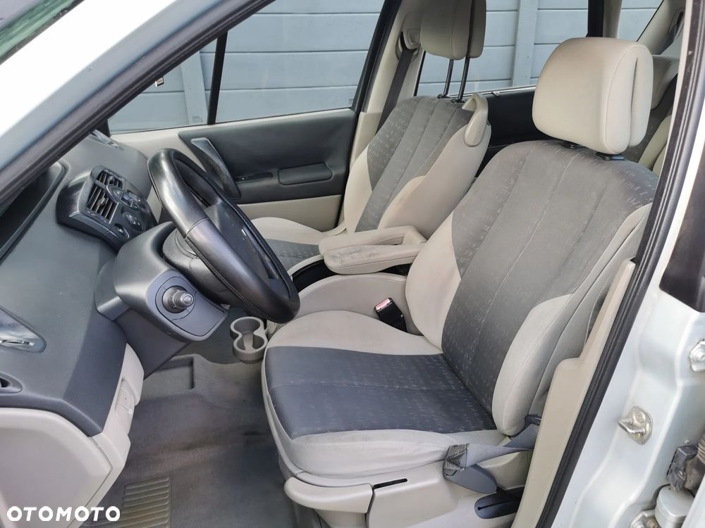 Renault Scenic 1.6 16V Confort Privilege - 6