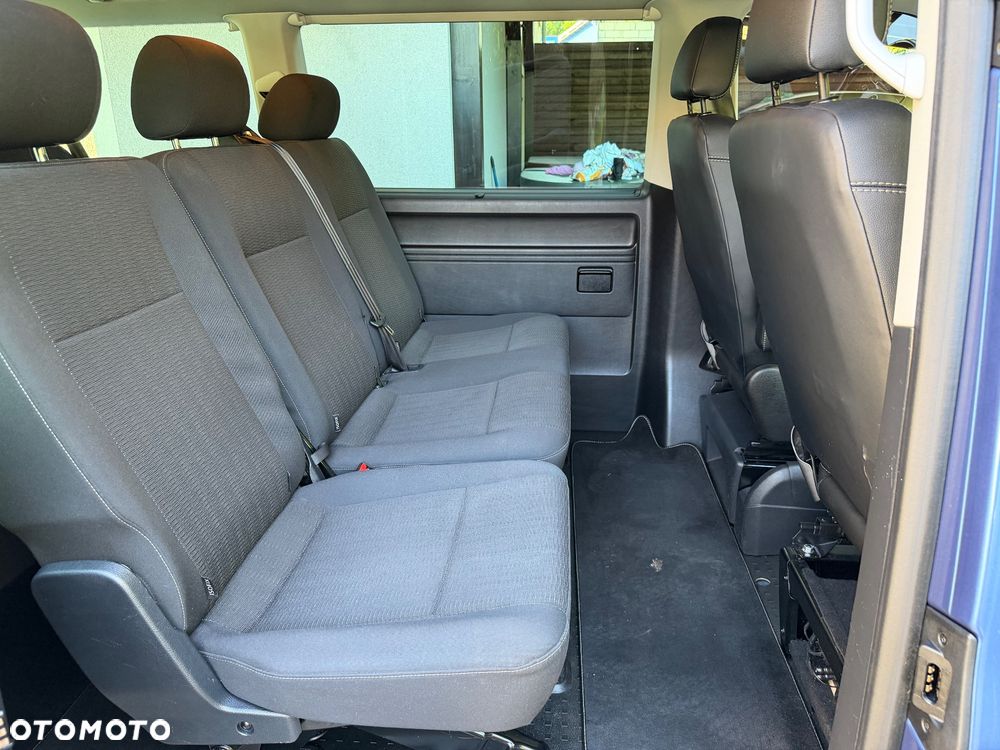 Volkswagen Caravelle - 8