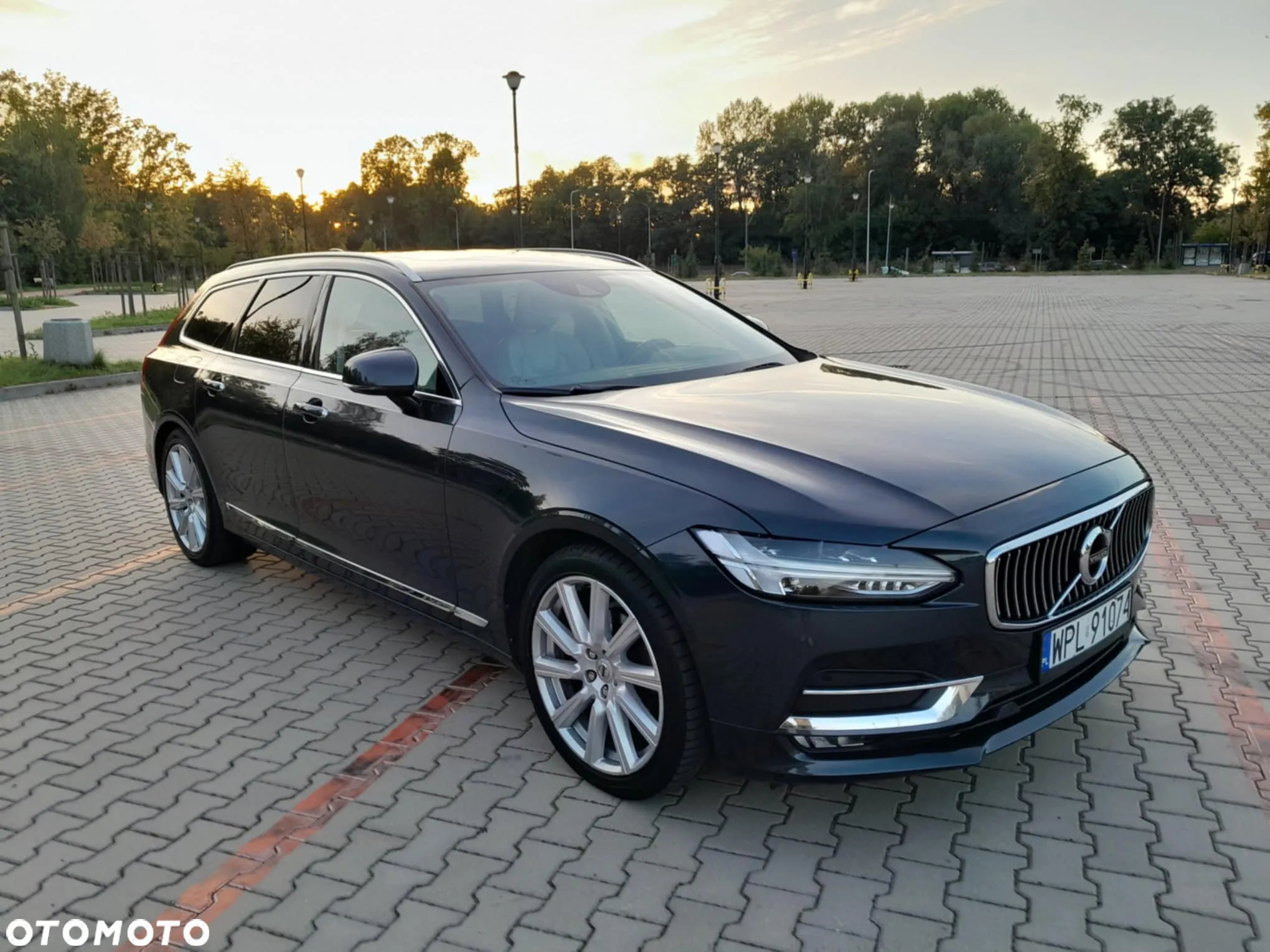 Volvo V90 D4 AWD Geartronic Inscription - 4