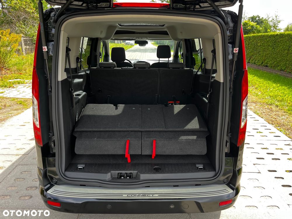 Ford Tourneo Connect Grand - 18