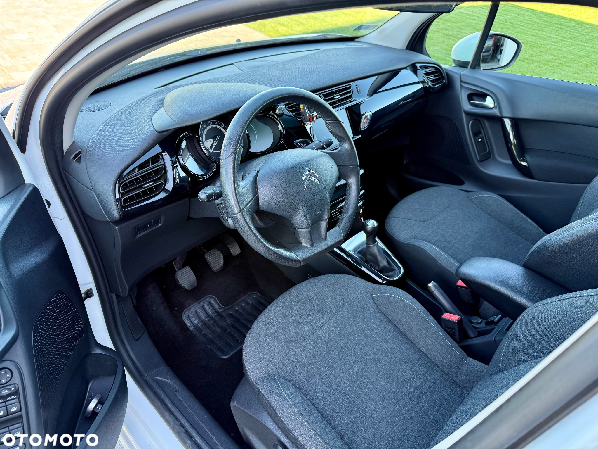Citroën C3 1.2 PureTech Exclusive - 10