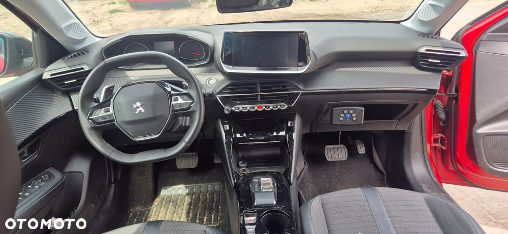 Peugeot 208 - 15