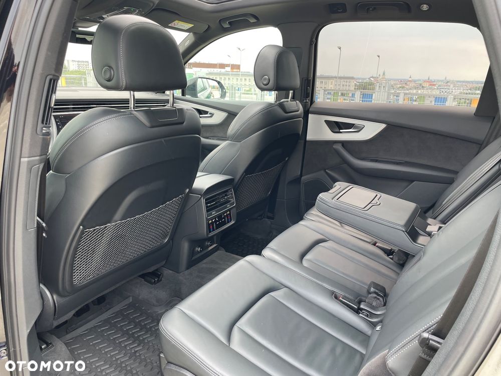 Audi Q7 55 TFSI mHEV Quattro S Line Tiptr - 23