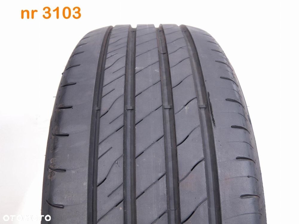 Goodyear Efficientgrip Performance 2 SealTech 215/55 R17 - 1