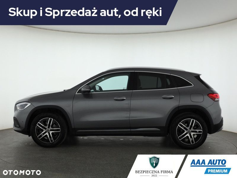 Mercedes-Benz GLA - 4