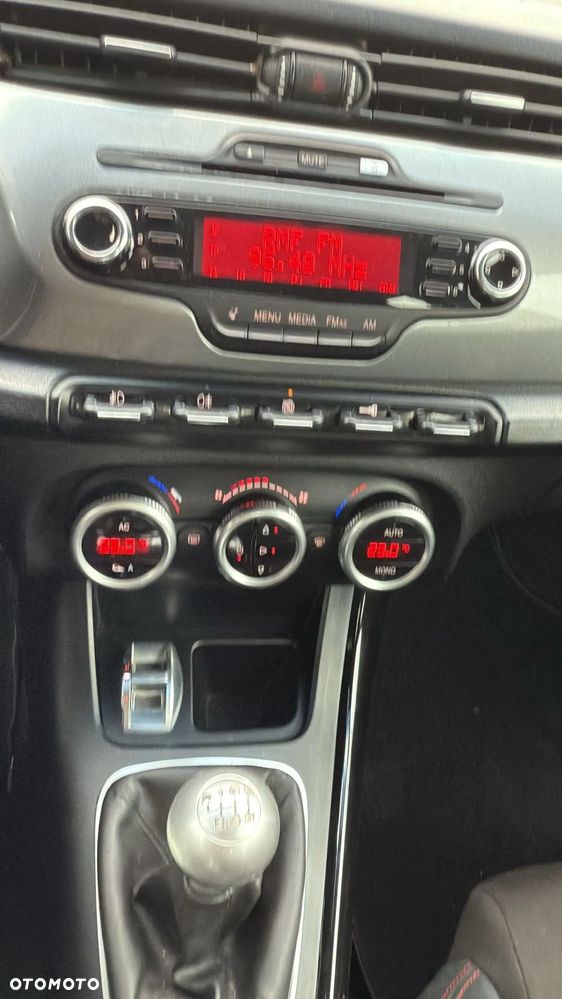 Alfa Romeo Giulietta 2.0 JTDM Distinctive - 19