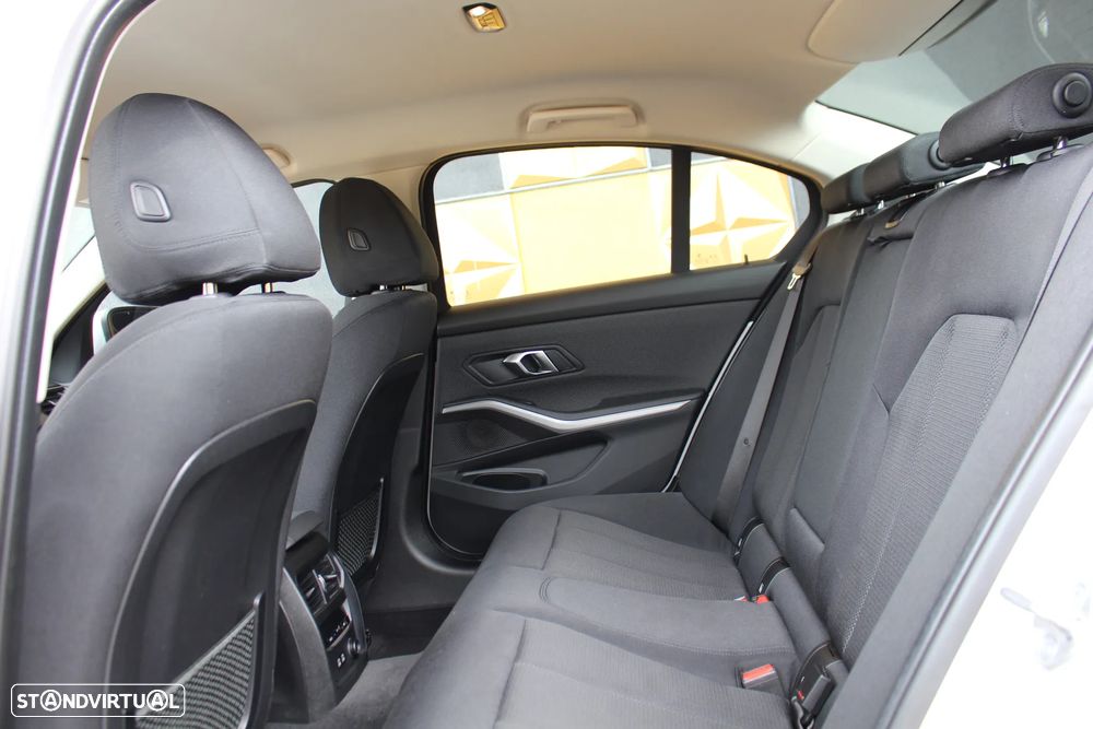 BMW 330 e Auto - 6