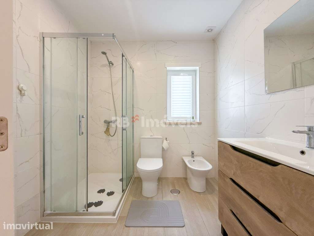 Apartamento T3 Semi-Novo, c/ Garagem - em Constância - Grande imagem: 4/43