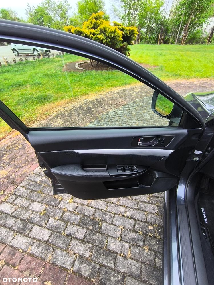 Subaru Legacy 2.0D Exclusive - 14