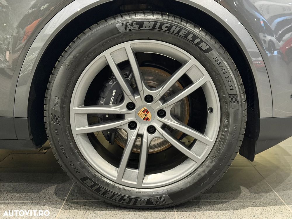 Porsche Cayenne Standard - 17