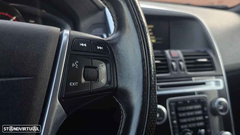 Volvo XC 60 2.4 D5 R-Design AWD S/S 139g - 39