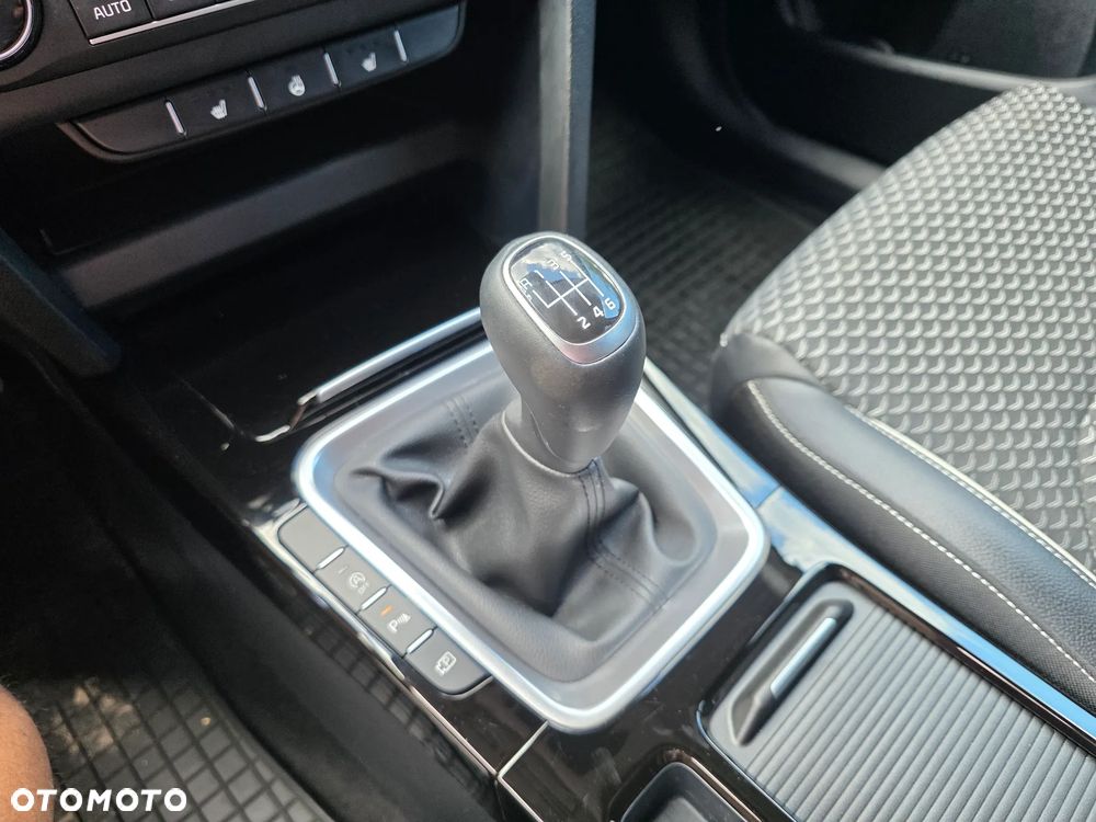 Kia Ceed 1.5 T-GDI M - 22
