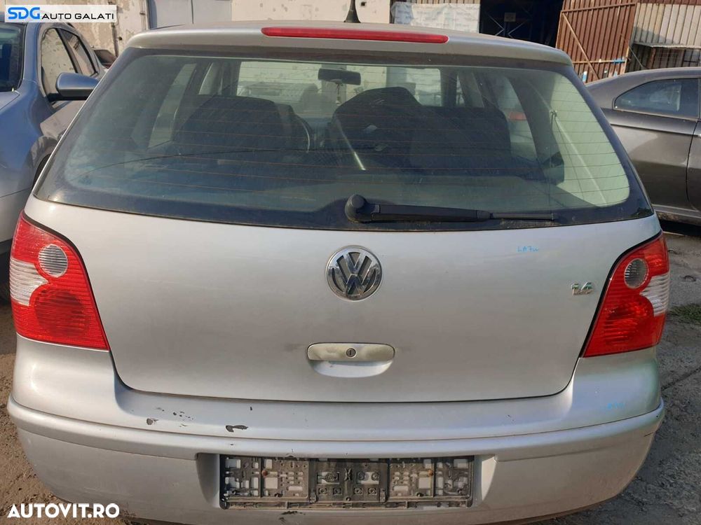 Hayon Haion Portbagaj Dezechipat cu Luneta Geam Sticla Volkswagen Polo 9N 2002 - 2008 Culoare LA7W - 1
